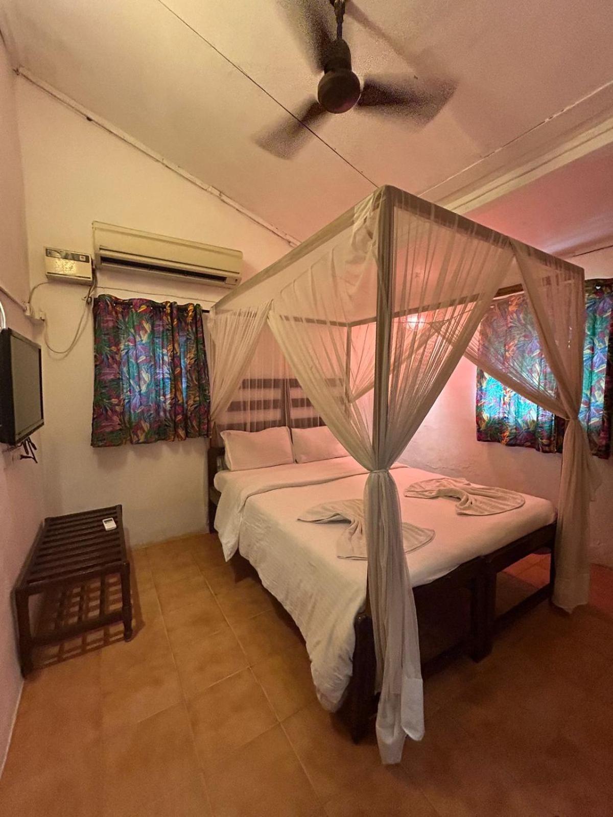Ocean View Goan Beach House Calangute Exterior photo
