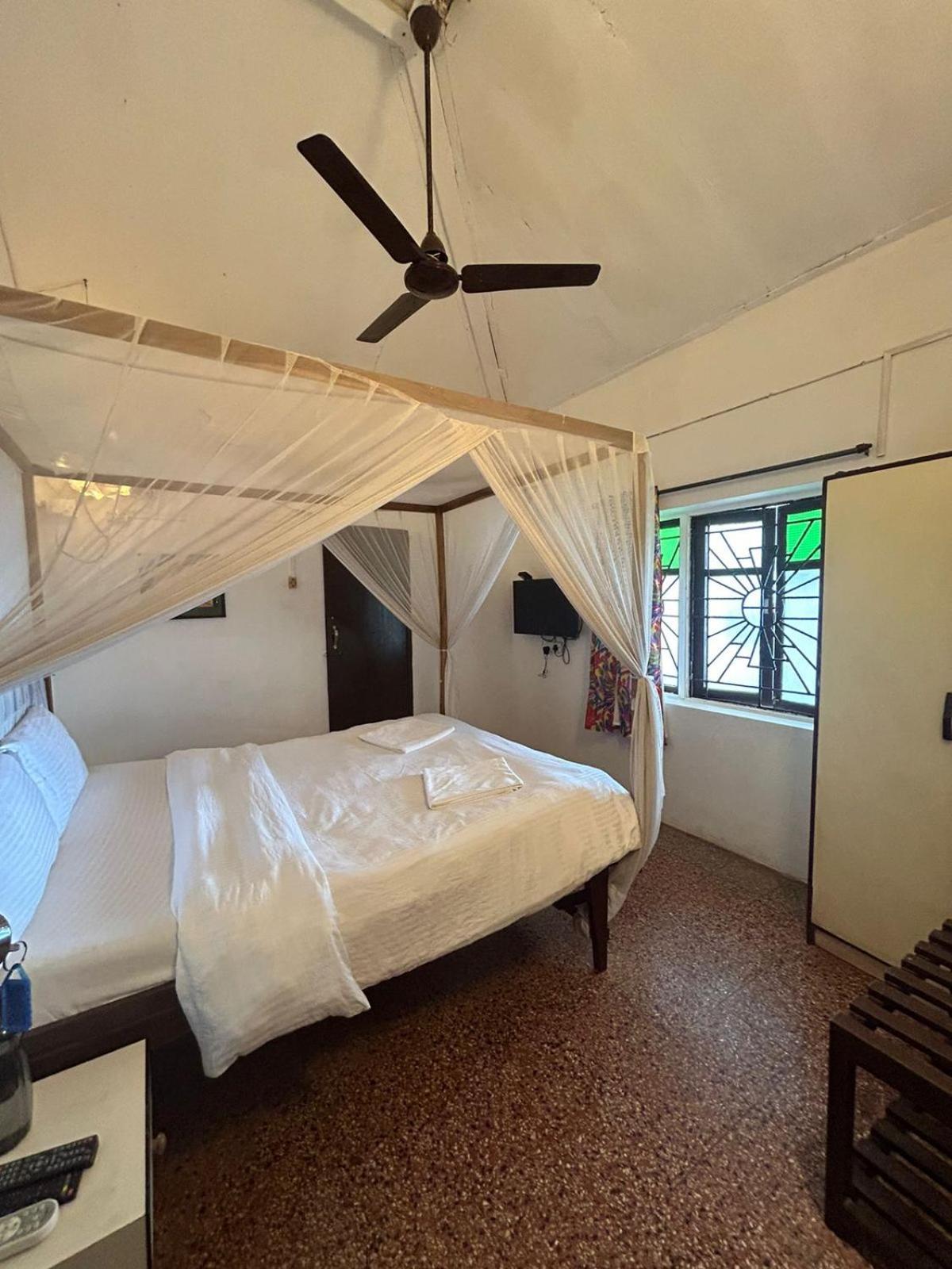 Ocean View Goan Beach House Calangute Exterior photo